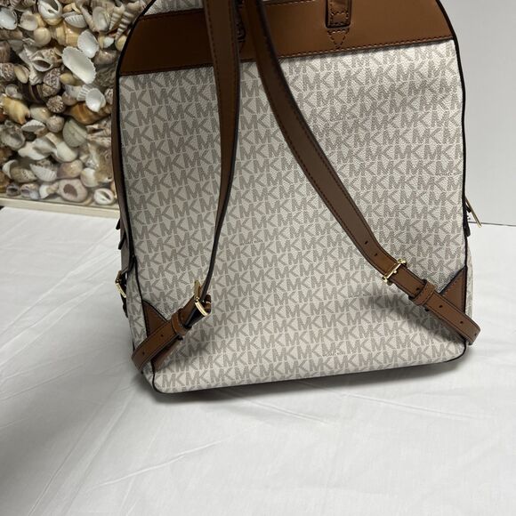 Michael Kors MK Jet Set Monogram Backpack Vanilla Ivory Cream ~ Excellent Cond - Picture 6 of 16